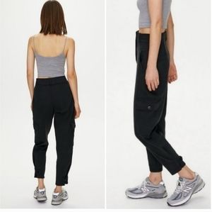 🌞Aritzia Wilfred Free Mika Modern Cargo Pants Black Size 0